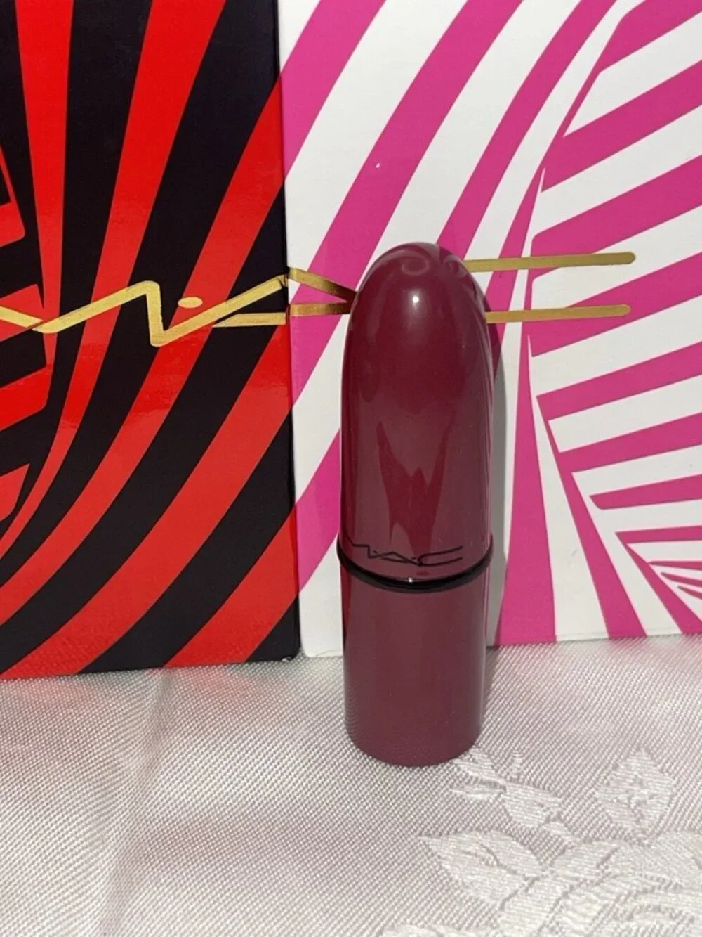 MAC Mini Lipstick Diva Matte A21 Deep Plum Vampy Travel Size